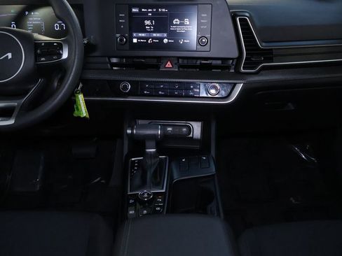 Used 2024 Kia Sportage LX image 17