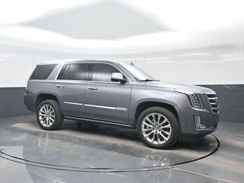 Used 2019 Cadillac Escalade Premium Luxury RWD image 8