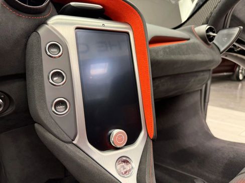 Used 2024 McLaren 750S Spider RWD image 64