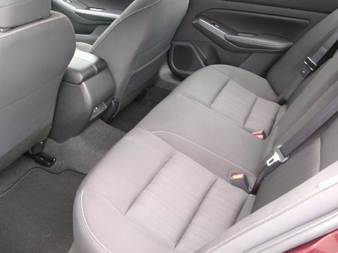 Used 2025 Nissan Altima 2.5 SV image 9