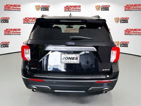 Used 2022 Ford Explorer XLT w/ Equipment Group 202A AWD/4WD image 15