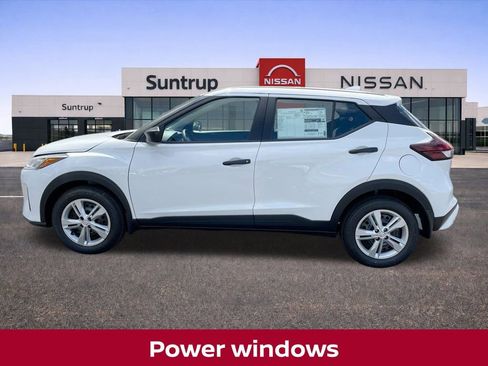 New 2025 Nissan Kicks Play S image 12