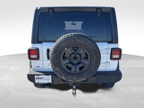 Used 2018 Jeep Wrangler Unlimited Sport image 5
