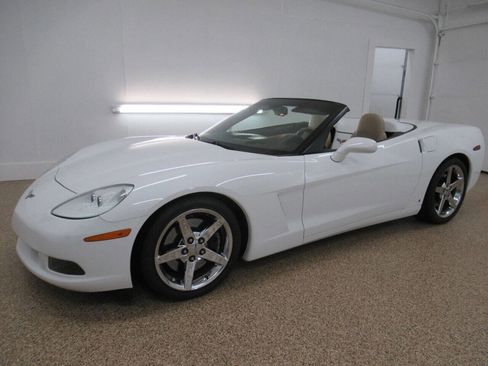 Used 2006 Chevrolet Corvette Convertible w/ Preferred Equipment Group image 27