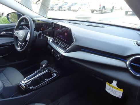 New 2026 Chevrolet Trax LT w/ Sunroof Package FWD image 14