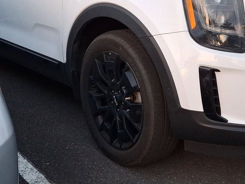 Used 2022 Kia Telluride SX w/ SX Prestige Package image 6