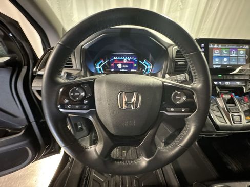 Used 2022 Honda Odyssey Touring image 18