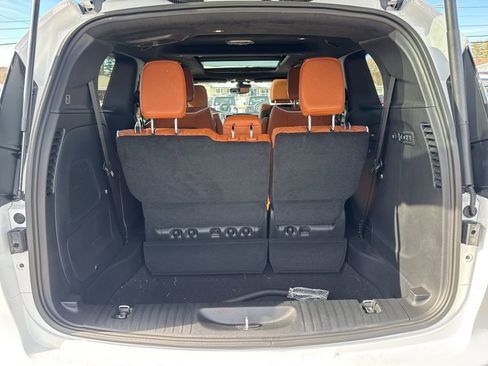 New 2026 Chrysler Pacifica Pinnacle image 27