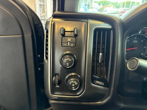 Used 2018 Chevrolet Silverado 1500 LT w/ All Star Edition AWD/4WD image 12
