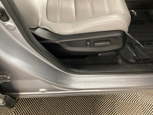 Used 2021 Honda CR-V EX-L image 9