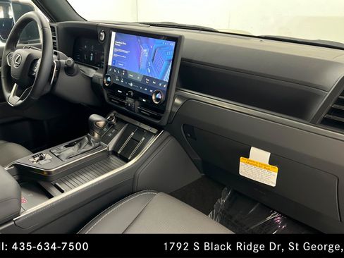 Used 2024 Lexus GX 550 w/ Accessory Package (Z1) AWD/4WD image 25