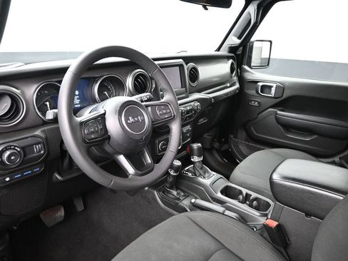 Used 2023 Jeep Wrangler Unlimited AWD/4WD image 9