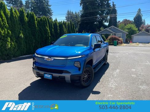 Used 2025 Chevrolet Silverado EV LT AWD/4WD image 2