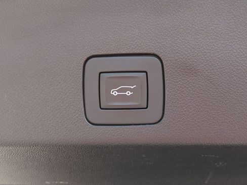 Used 2023 Buick Encore GX Select w/ Sport Touring Package FWD image 34