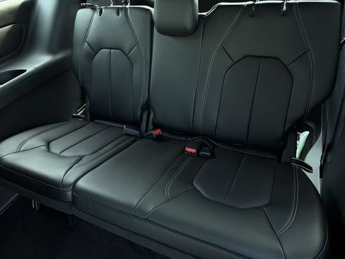 New 2026 Chrysler Pacifica Select FWD image 19