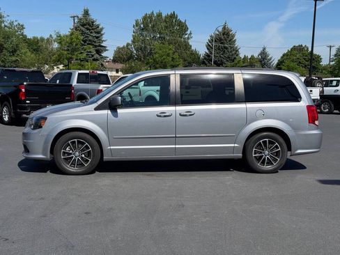 Used 2017 Dodge Grand Caravan GT FWD image 4