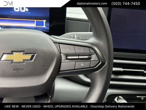 Used 2024 Chevrolet Silverado EV W/T AWD/4WD image 32