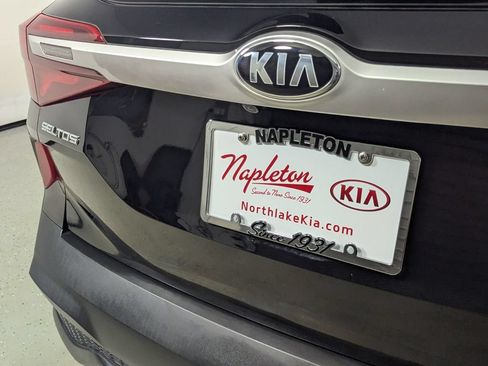 Used 2021 Kia Seltos LX AWD/4WD image 8