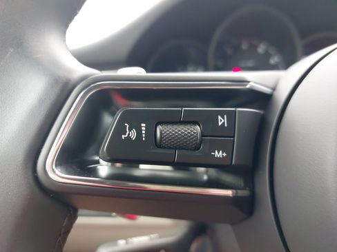 Certified 2026 Porsche Macan AWD/4WD image 19