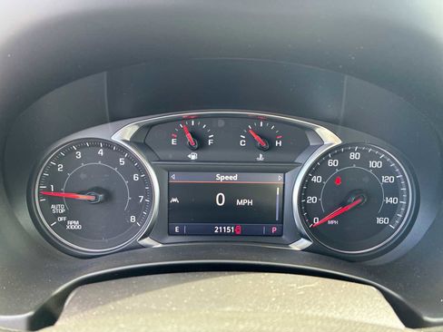 Used 2024 GMC Terrain SLT w/ LPO, Floor Liner Package image 11