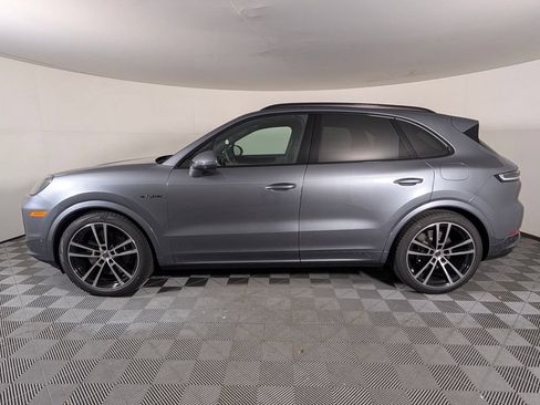 New 2026 Porsche Cayenne Turbo AWD/4WD image 2