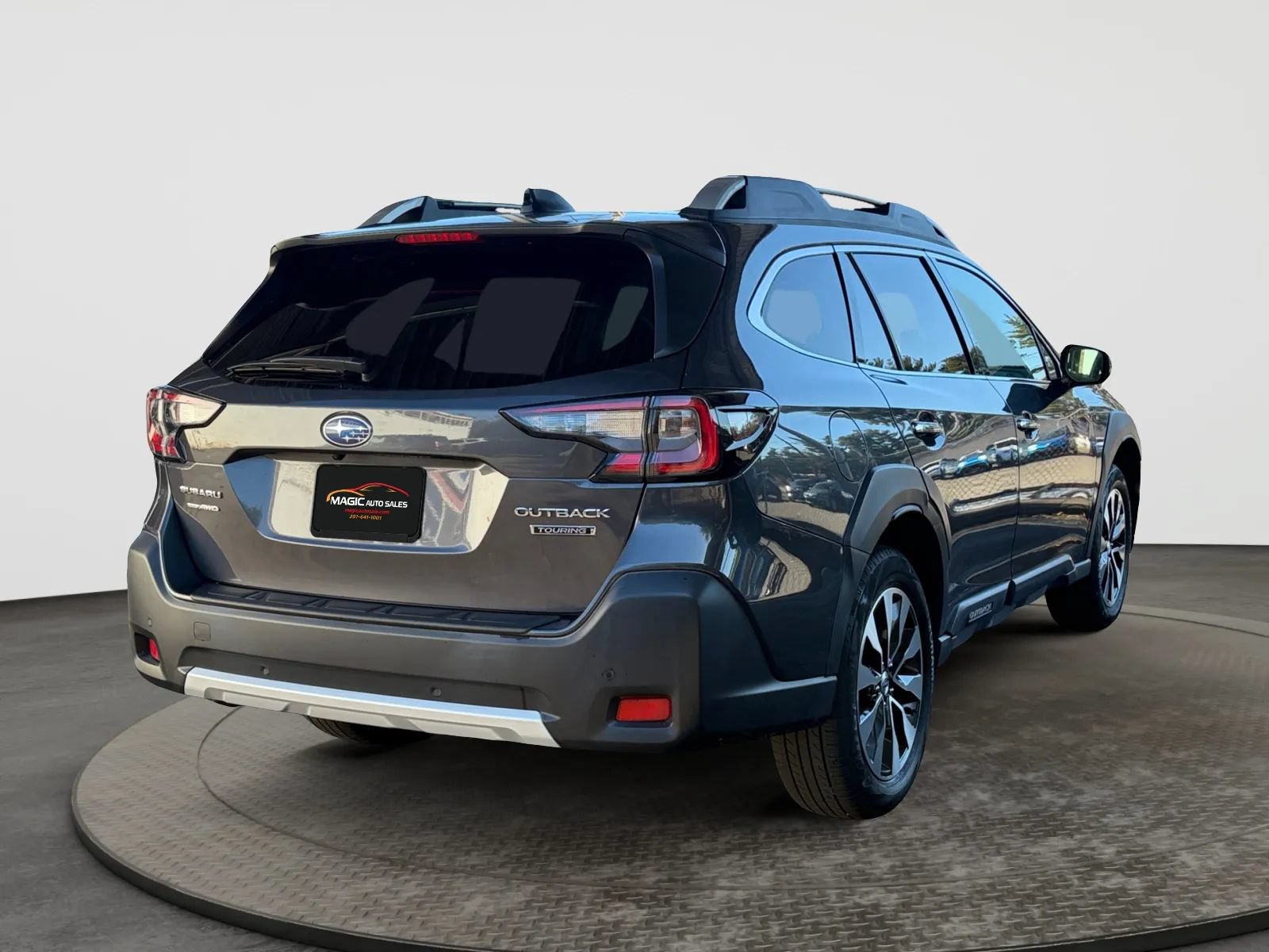 Used 2023 Subaru Outback Touring AWD/4WD image 10