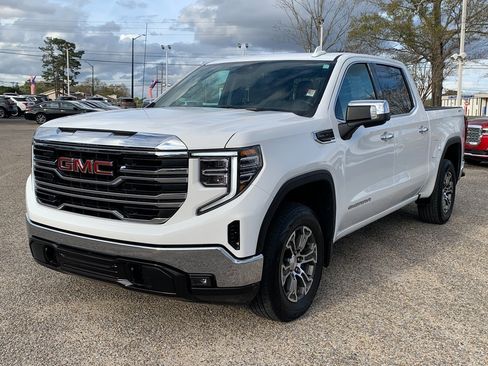 Used 2025 GMC Sierra 1500 SLT image 4