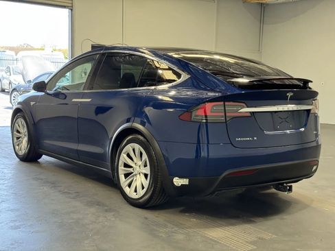 Used 2016 Tesla Model X 75D image 2