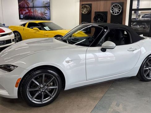 Used 2016 MAZDA MX-5 Miata Grand Touring image 1