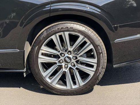 Used 2026 Cadillac Vistiq Platinum w/ LPO, Floor Liner Package AWD/4WD image 10
