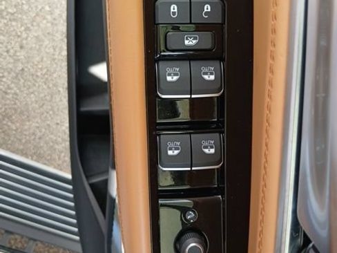 Used 2024 Jeep Grand Wagoneer Series III w/ Rear Seat Video Group 1 AWD/4WD image 69