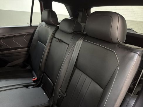 Used 2024 Volkswagen Tiguan SE R-Line image 7