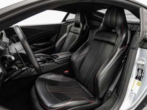 Used 2019 Aston Martin V8 Vantage Coupe RWD image 40