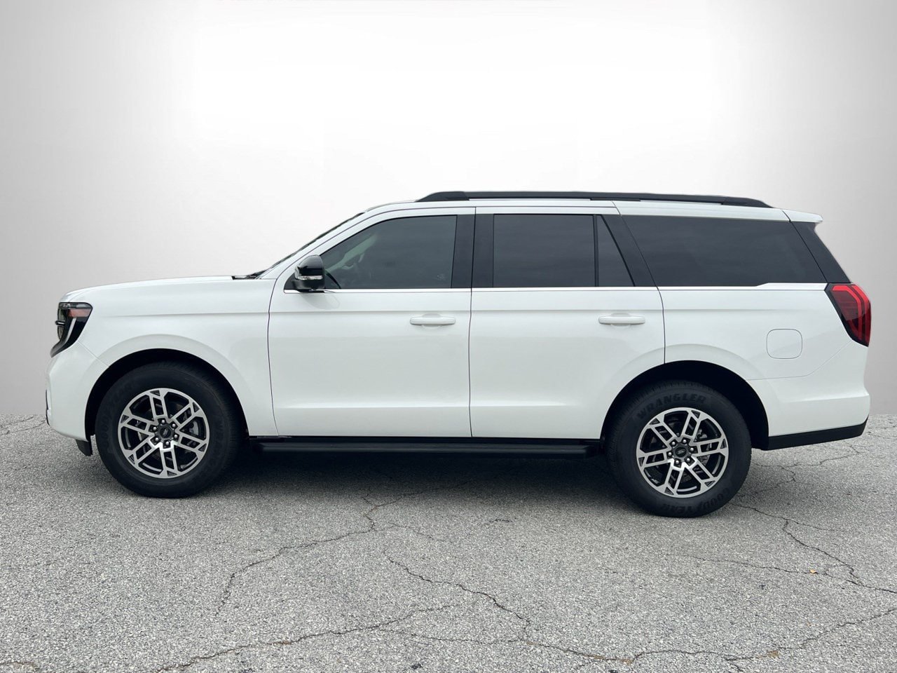 New 2026 Ford Expedition Active RWD image 21