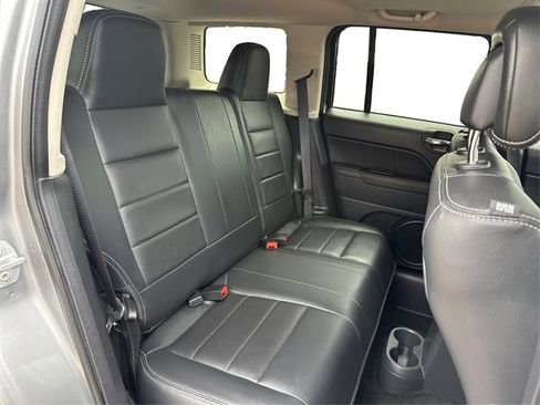 Used 2016 Jeep Patriot High Altitude image 38