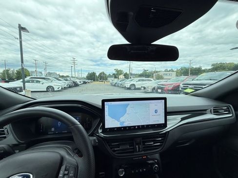 Used 2023 Ford Escape ST-Line w/ Tech Pack #1 AWD/4WD image 2