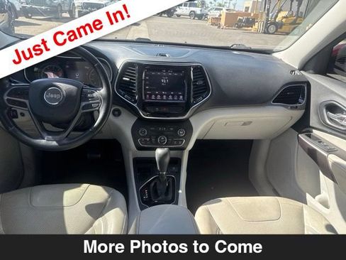 Used 2019 Jeep Cherokee Limited FWD image 10