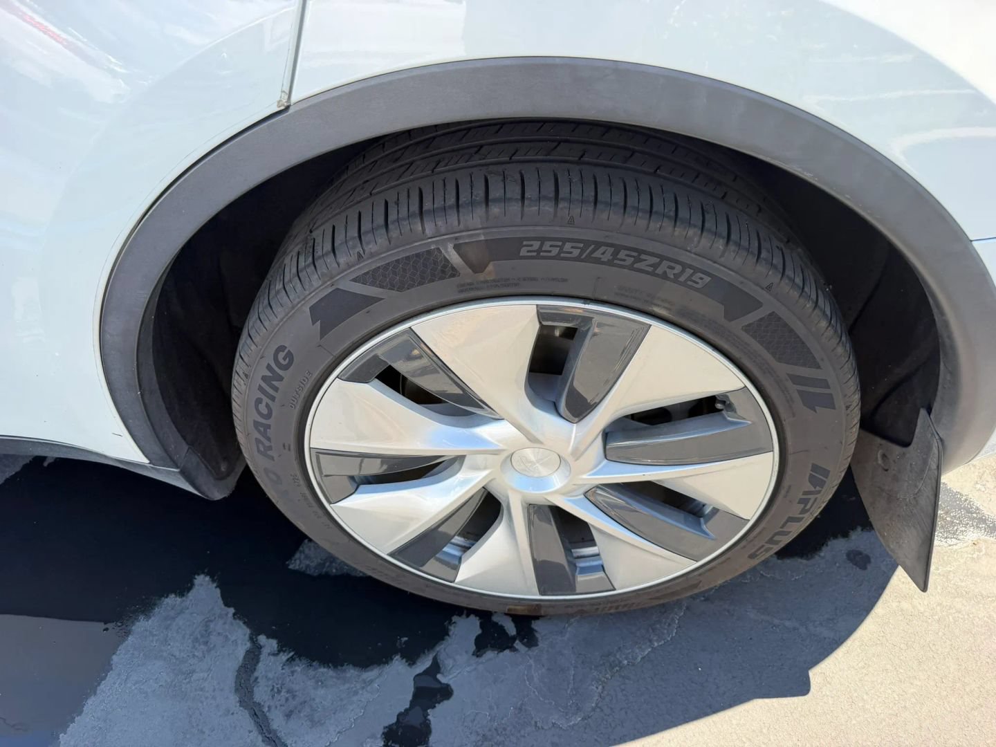 Used 2020 Tesla Model Y Long Range AWD/4WD image 33