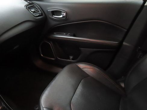 Used 2018 Jeep Compass Limited w/ Navigation Group image 19