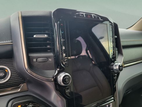 Certified 2019 RAM 1500 Limited RWD image 17