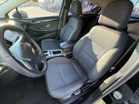 Used 2017 Chevrolet Cruze LS image 38