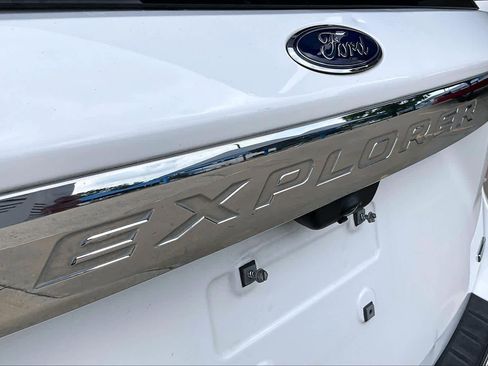Used 2020 Ford Explorer Limited w/ Class III Trailer Tow Package AWD/4WD image 31