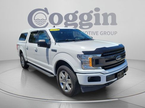 Used 2019 Ford F150 XLT w/ Equipment Group 302A Luxury AWD/4WD image 4
