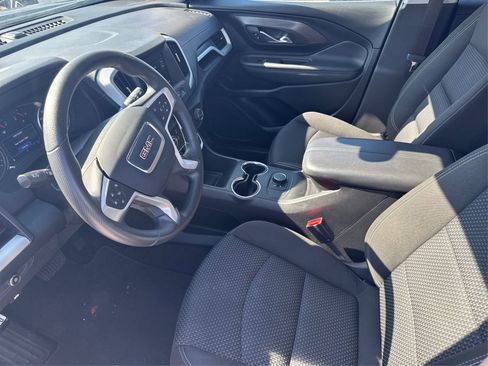 Used 2022 GMC Terrain SLE w/ Elevation Edition image 11