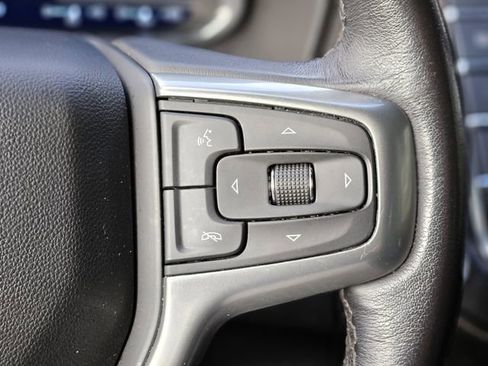 Used 2023 Chevrolet Suburban Premier image 18