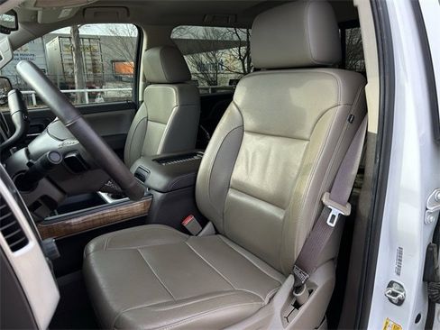 Used 2017 GMC Sierra 1500 SLT w/ Enhanced Driver Alert Package image 28