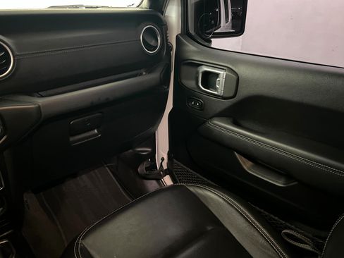 Used 2020 Jeep Wrangler Unlimited Sahara AWD/4WD image 11