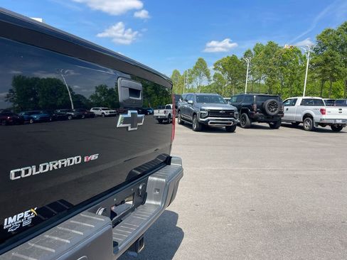 Used 2020 Chevrolet Colorado ZR2 w/ ZR2 Midnight Special Edition AWD/4WD image 28