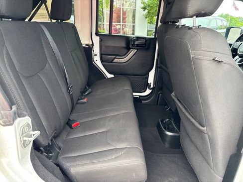 Used 2018 Jeep Wrangler Unlimited Sport S AWD/4WD image 44