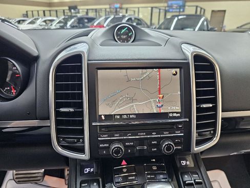 Used 2011 Porsche Cayenne S AWD/4WD image 30